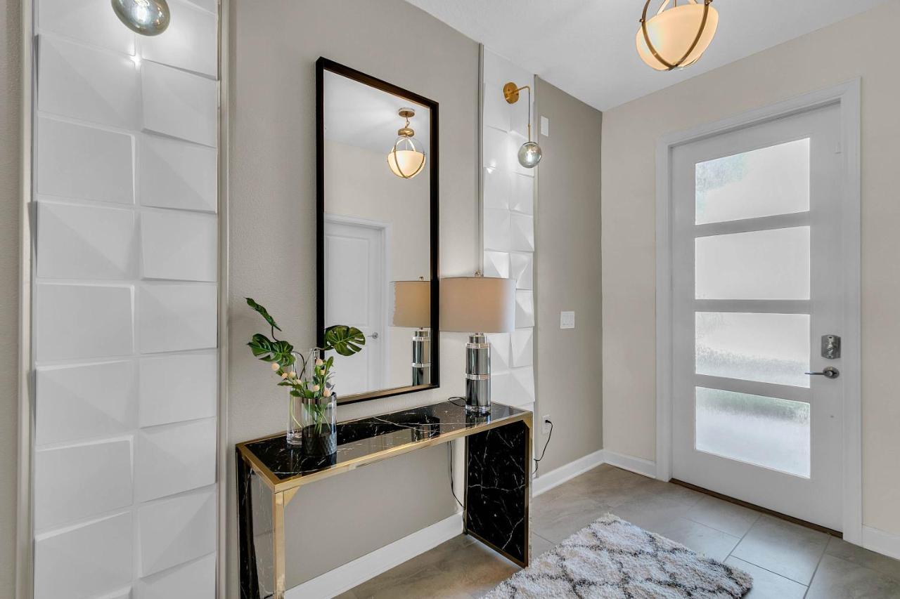 9 Bedrooms - 5 Bathrooms - Champions Gate 8824 Cb
